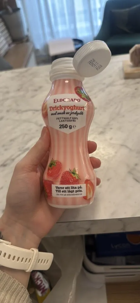 Drickyoghurt med smak av jordgubb