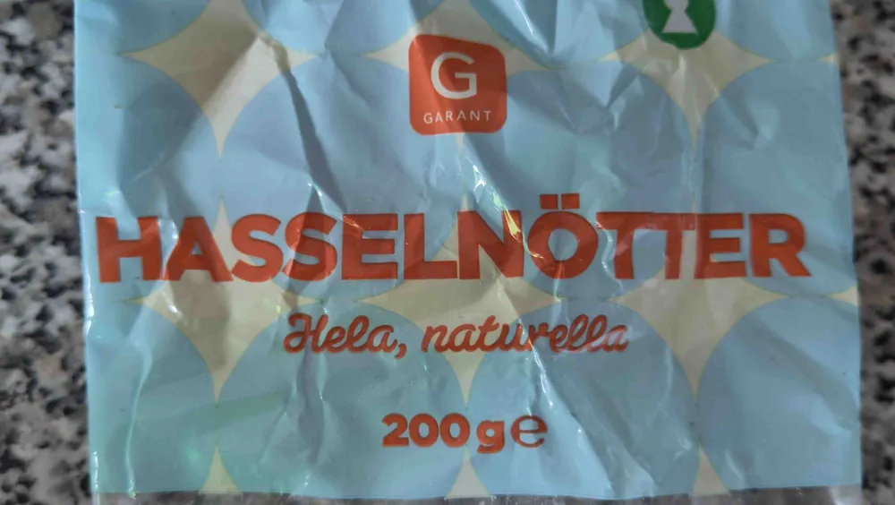 Hasselnötter, hela
