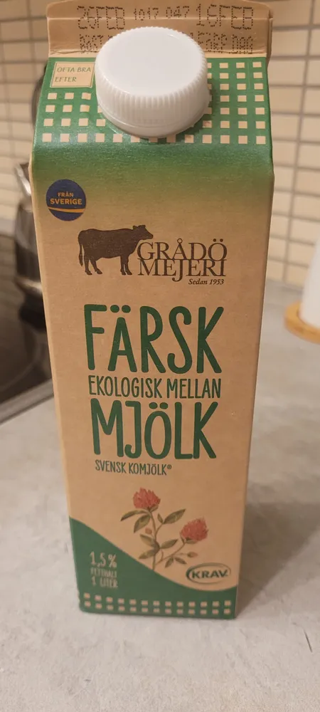 Färsk Ekologisk Mellan Mjölk