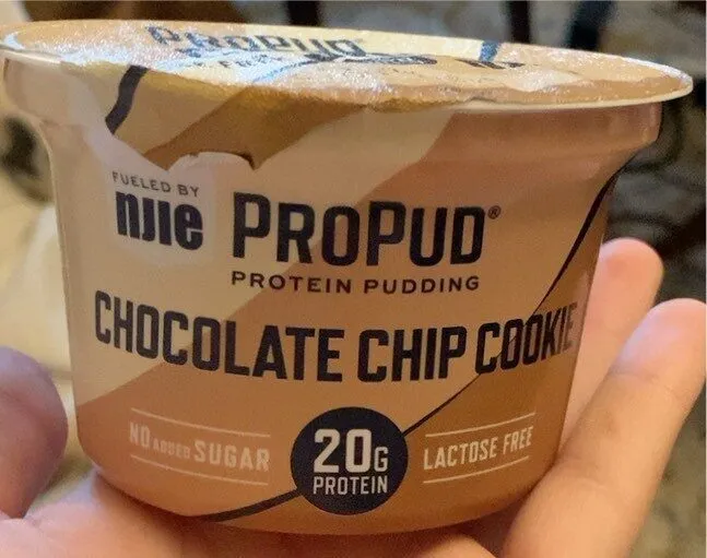 Chocolate chip cookie protein pudding