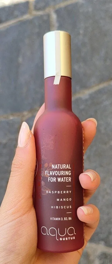 Natural flavouring for water