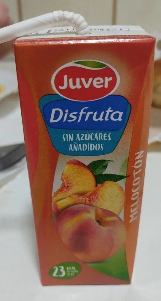 Juver disfruta melocotón