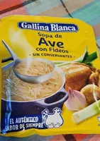 Sopa de ave con fideos