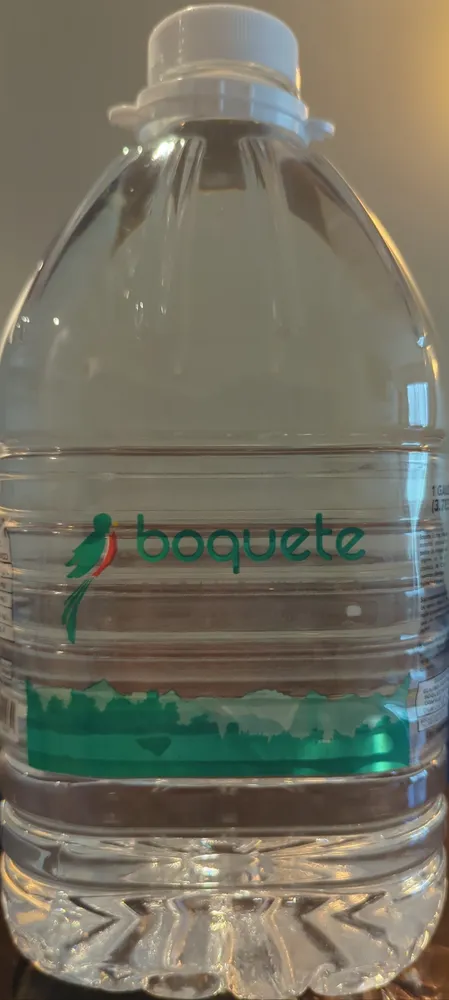 Agua de manantial