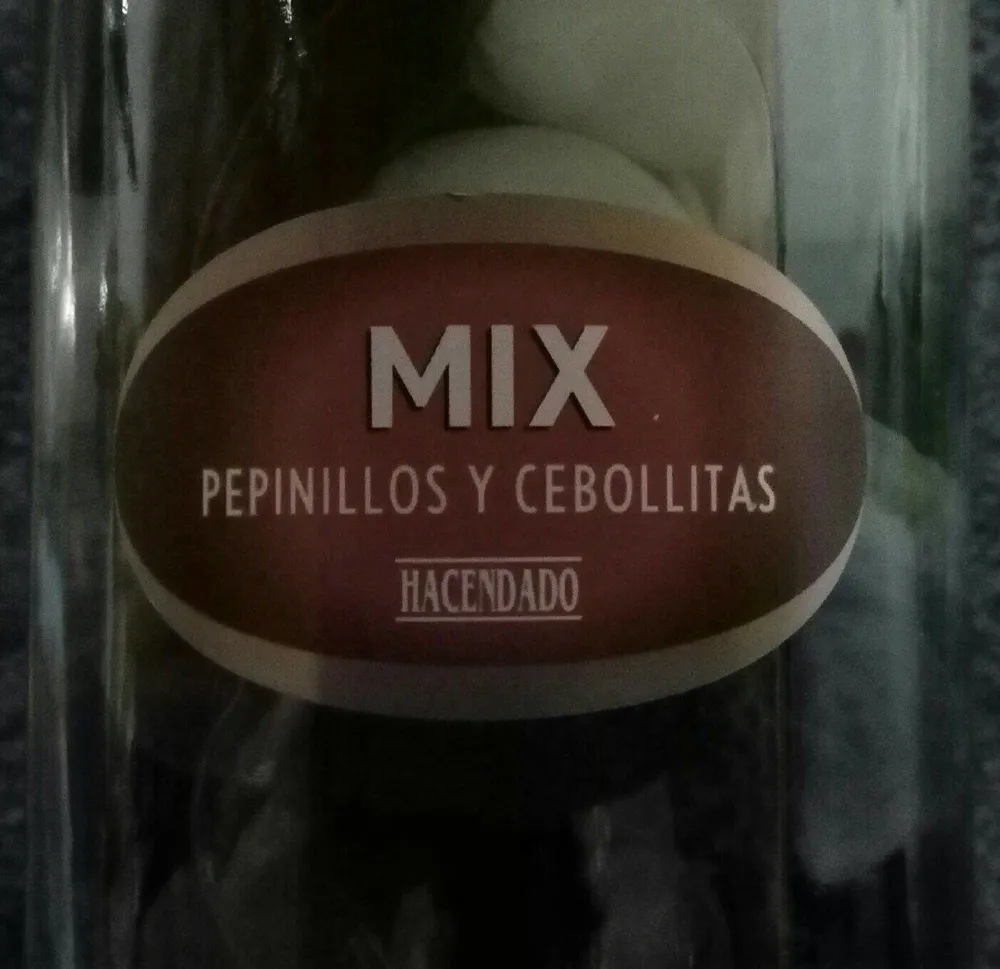 Pepinillos y cebollitas