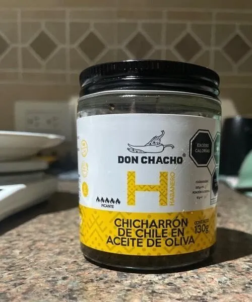 Chicharrón de chile habanero en aceite de oliva