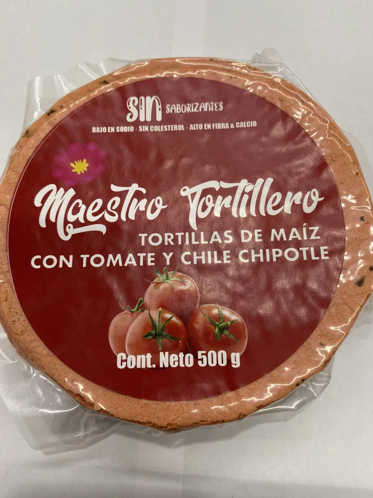 Tortilla de Maíz con Tomate y Chile Chipotle