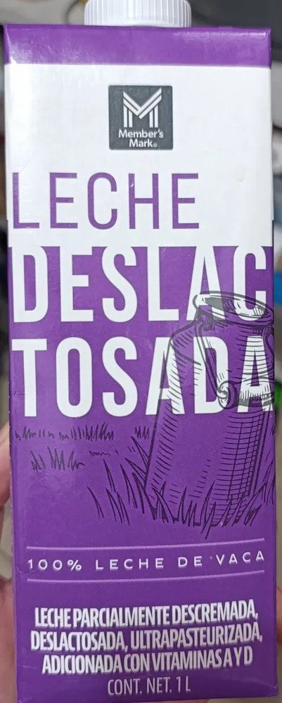 Leche parcialmente descremada deslactosada ultrapasteurizada