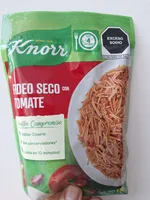 Pasta seca fideo seco con tomate