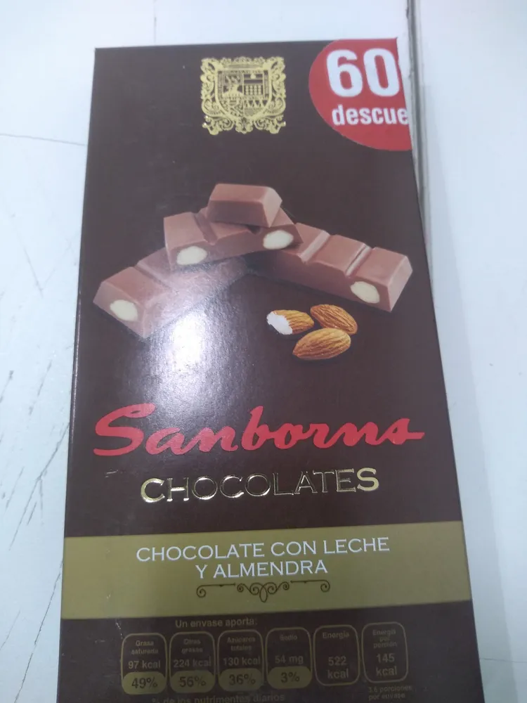 Chocolate con leche y almendra