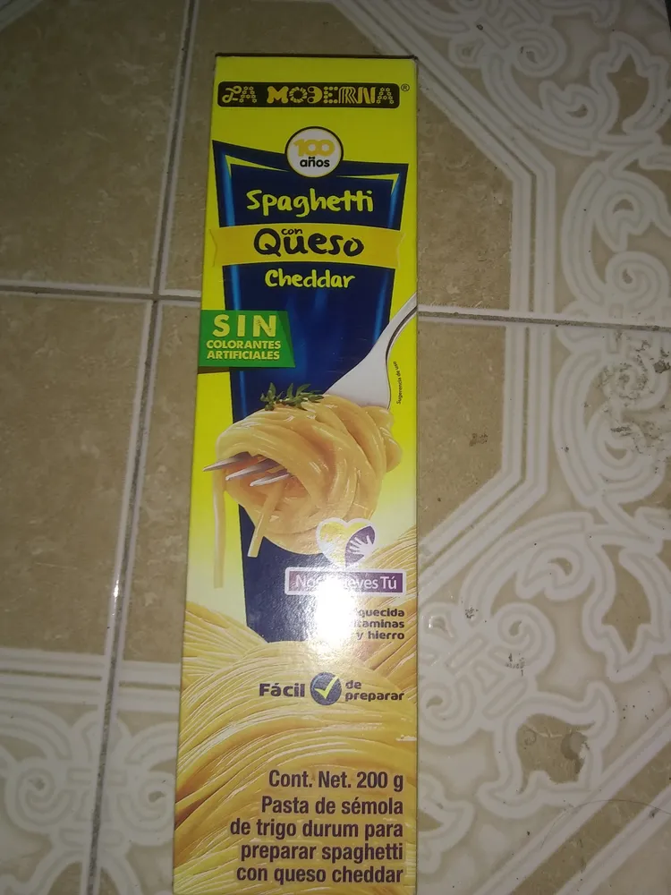 Spaghetti con queso cheddar