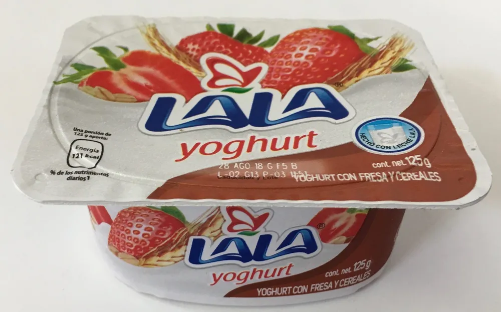 Yoghurt Lala con fresa y cereales