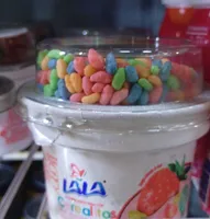 Lala Yogurt sabor fresa con cerealitos