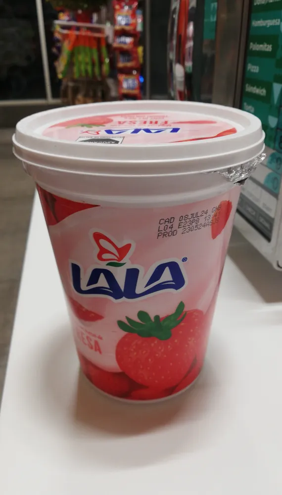 Yoghurt batido Lala fresa