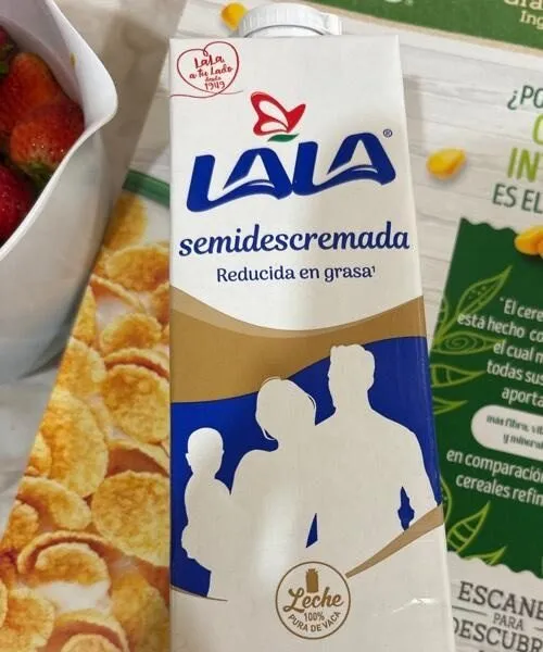 leche semidescremada lala