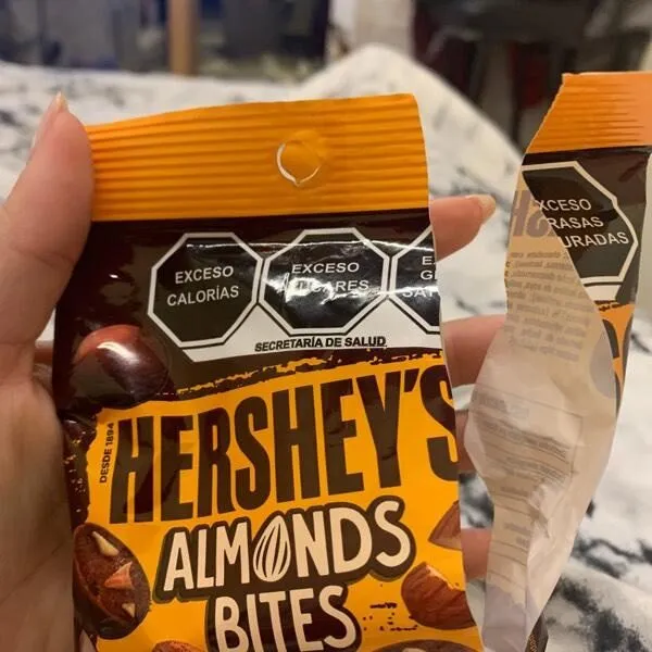 Almond bite