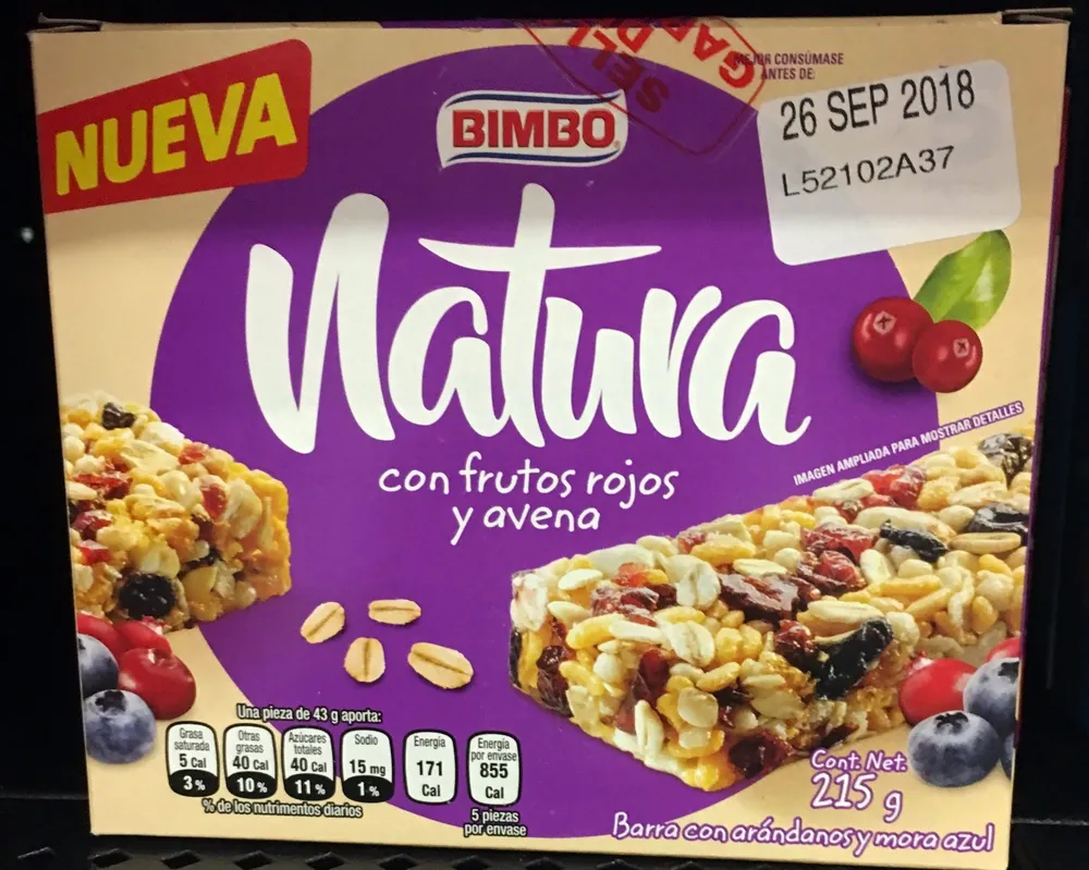 Natura con frutos rojos y avena