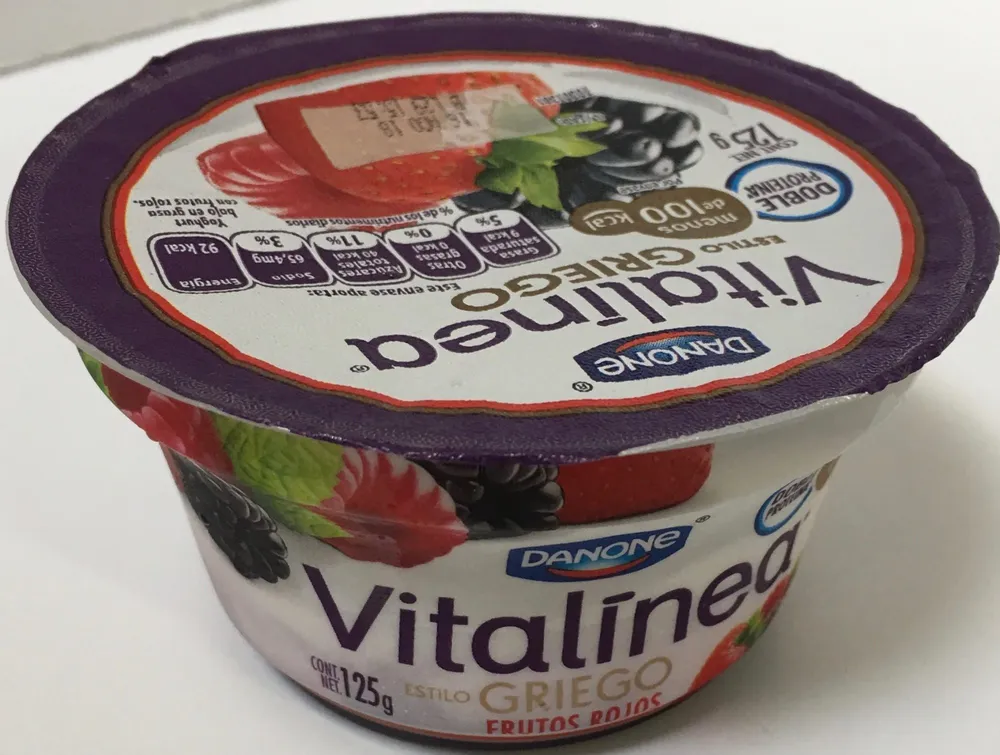 Yogurt con Frutos Rojos estilo Griego