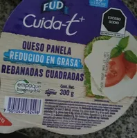Queso panela bajo en grasa en rebanadas cuadradas