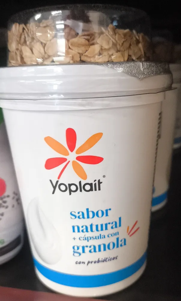 Yoghurt sabor natural con probióticos y mezcla de granola