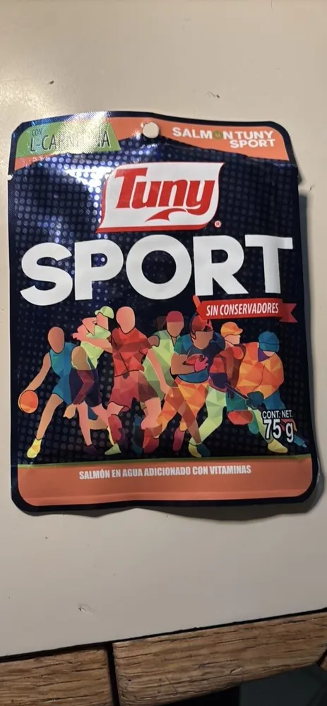 Sport salmón en agua