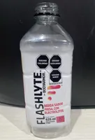 Bebida sabor fresa con electrolitos