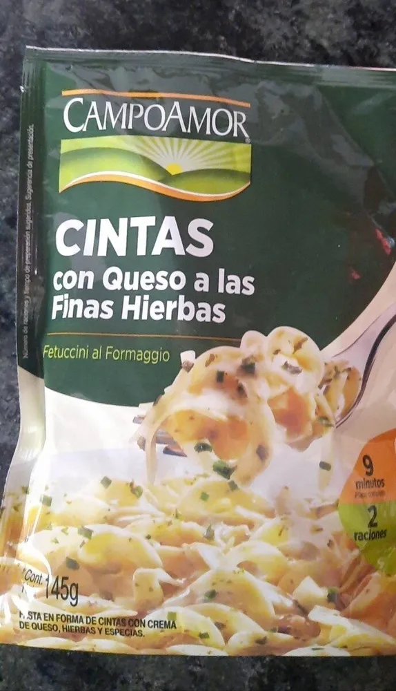 Cintas con queso a las finas hierbas