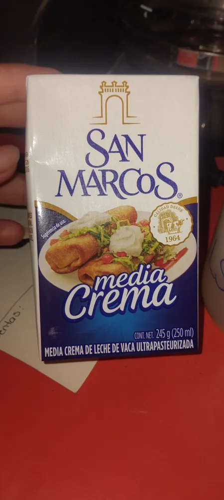 Media crema San Marcos