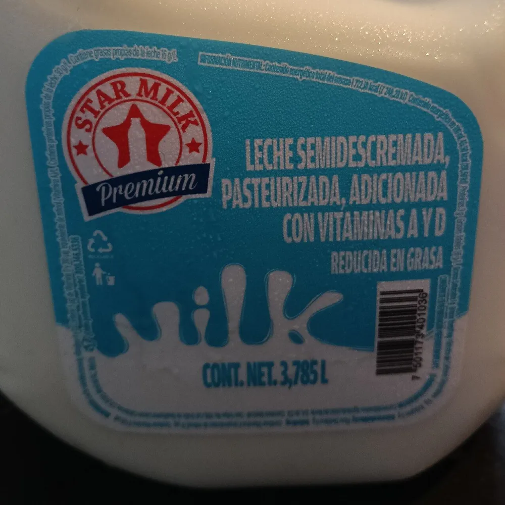 Leche Semidescremada, Pasteurizada, Adicionada Con Vitaminas A y D