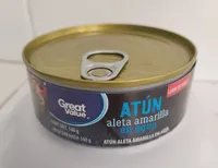 Atún aleta amarilla en agua
