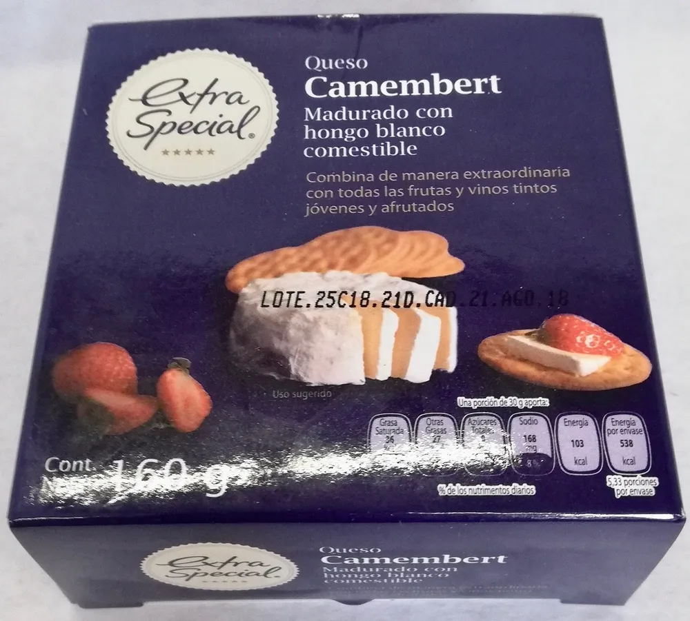 Queso Camembert madurado con hongo blanco comestible