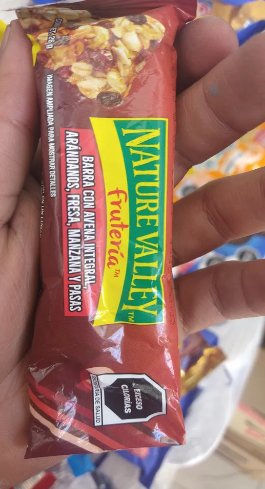 BARRA CON AVENA INTEGRAL, ARÁNDANOS, FRESA, MANZANA Y PASAS