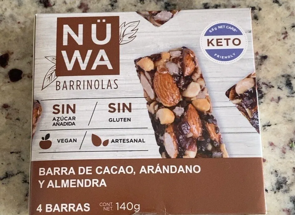 Barra de cacao, arandano y almendra