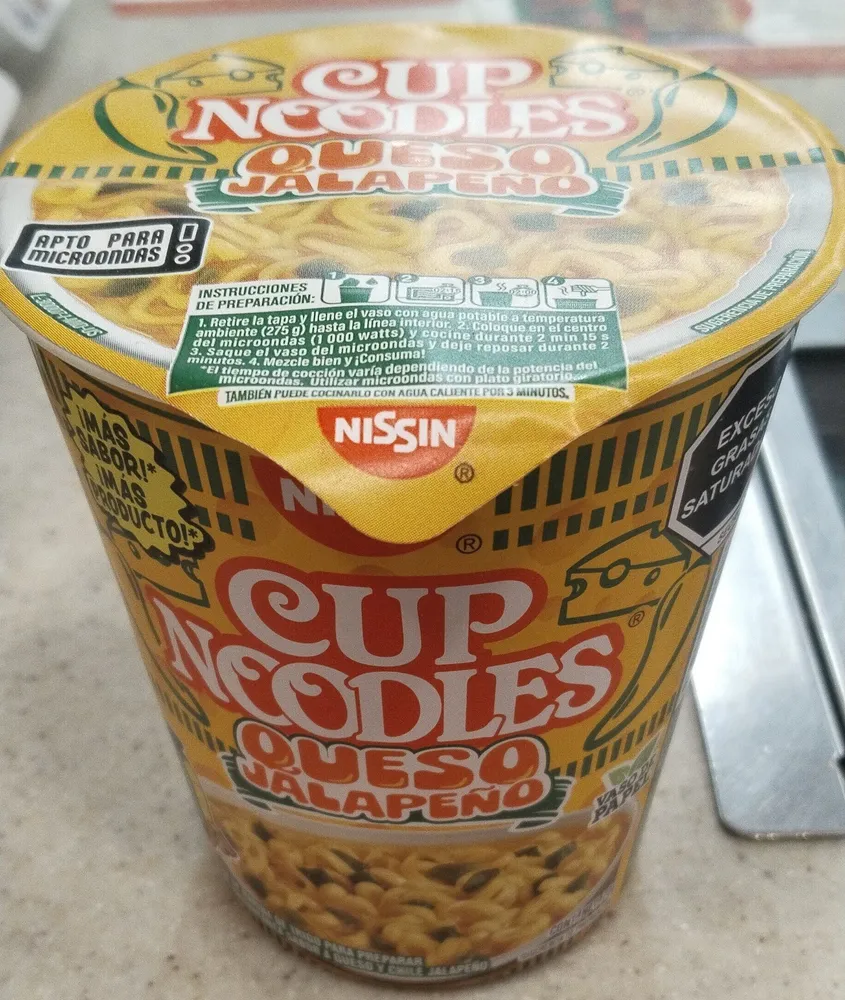 Nissin Cup Noodles queso jalapeño 70g