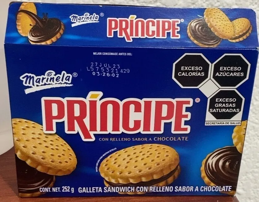 Príncipe galleta sándwich con relleno sabor a chocolate