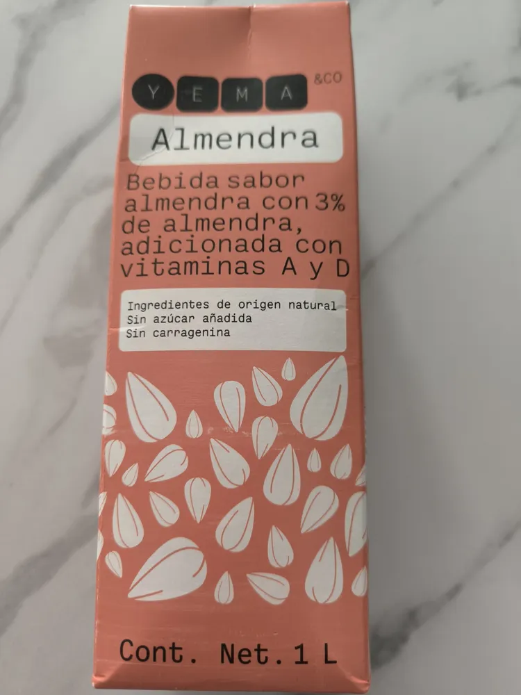 Bebida sabor almendra con 3% de almendra, adicionada con vitaminas A y D