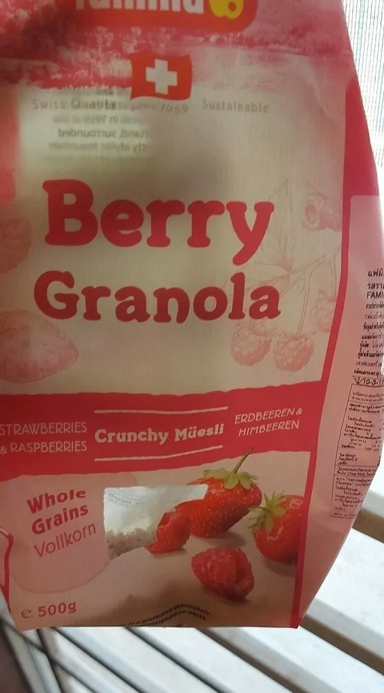 Berry granola