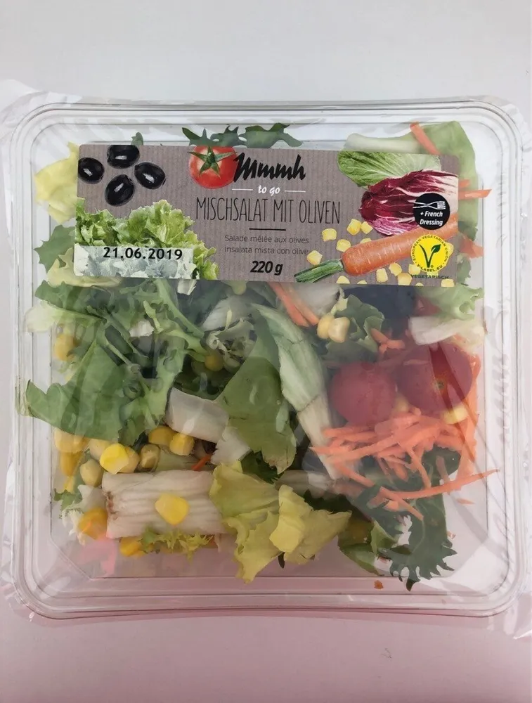 Mischsalat mit oliven
