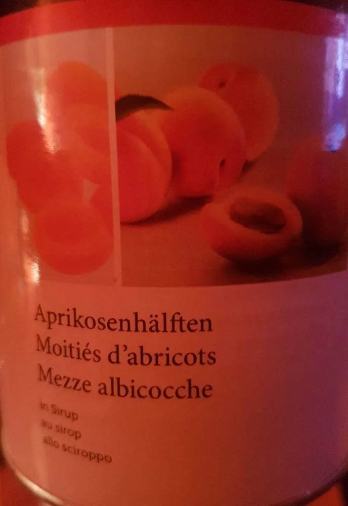 Moitié d'abricot au sirop