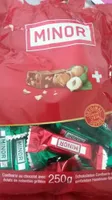 Confiserie au chocolat avec éclats de noisettes grillées