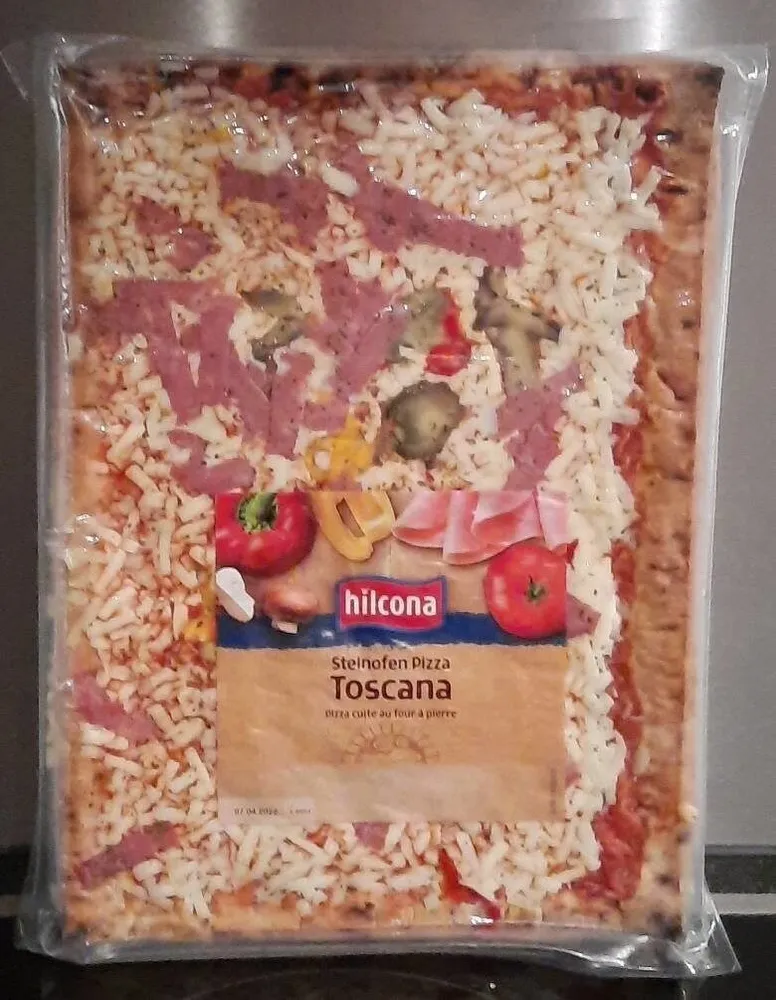 Pizza Toscana cuite au four à pierre