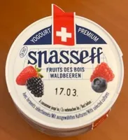 Yogurt forest berries
