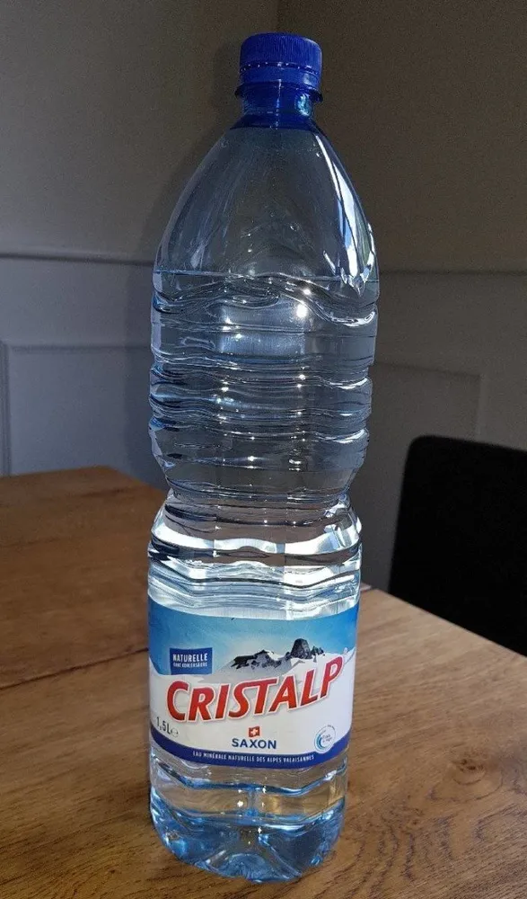 Eau minerale naturelle ( Cristalp )