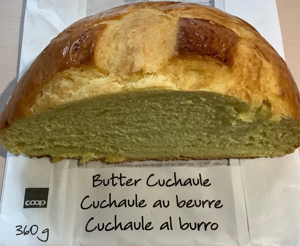 Cuchaule au beurre (brioche traditionnelle au safran)