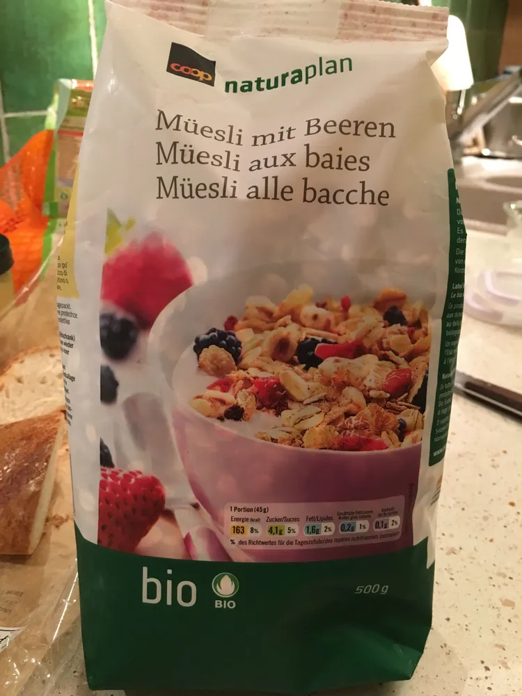 Müesli mit Beeren