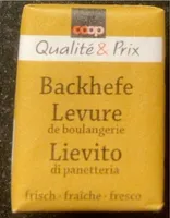Backhefe Würfel frisch