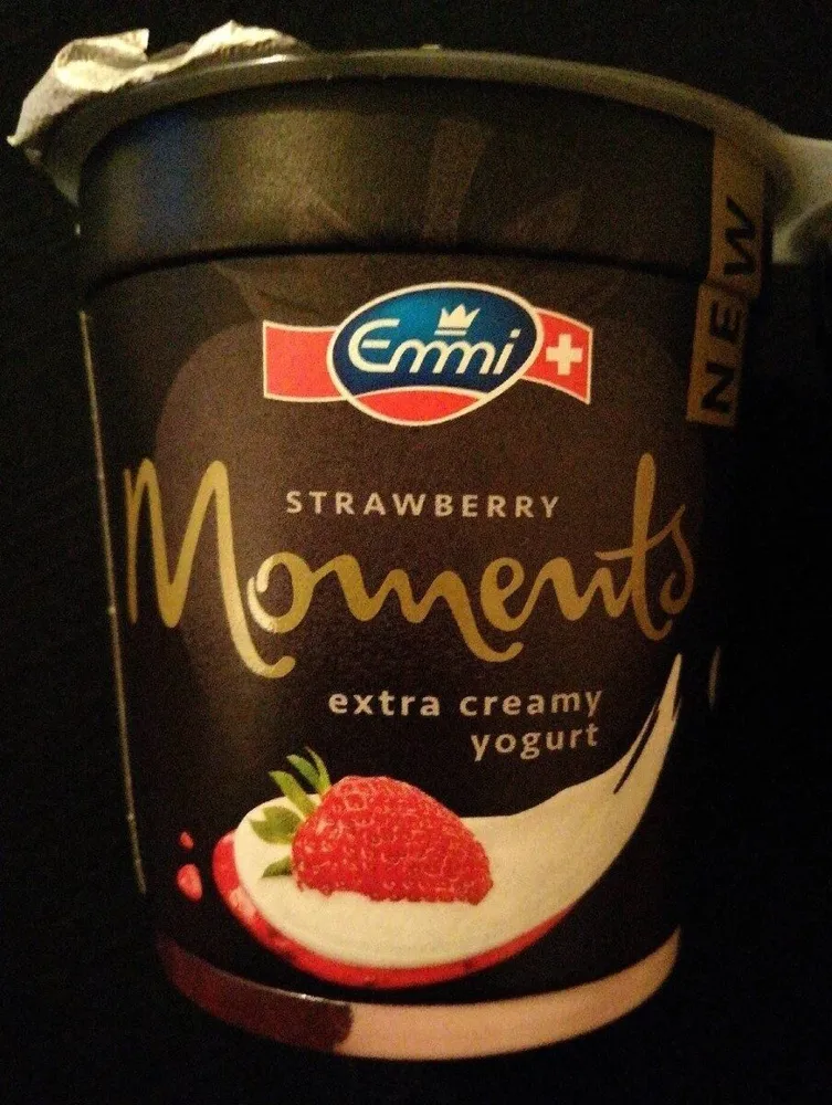 Emmi Moments extra creamy srtawberry yogourt