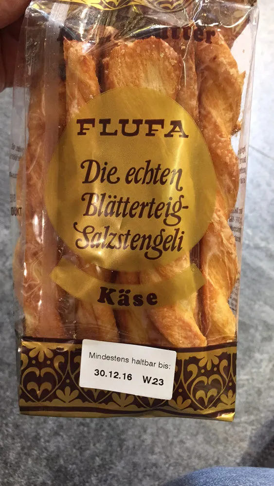 FLUFA Die echten Blätterteig-Salzstengeli Käse