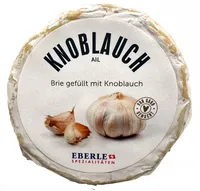 Brie gefüllt mit Knoblauch