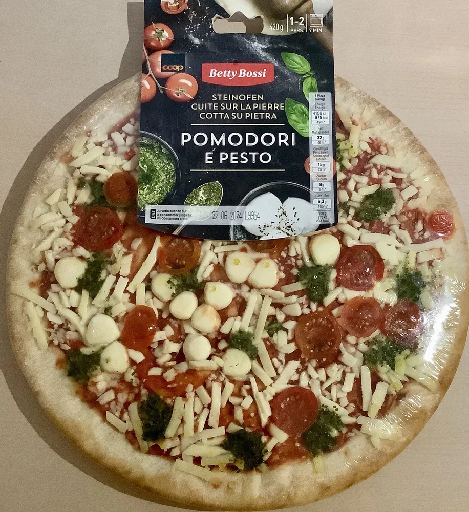 Pizza Pomodori e Pesto
